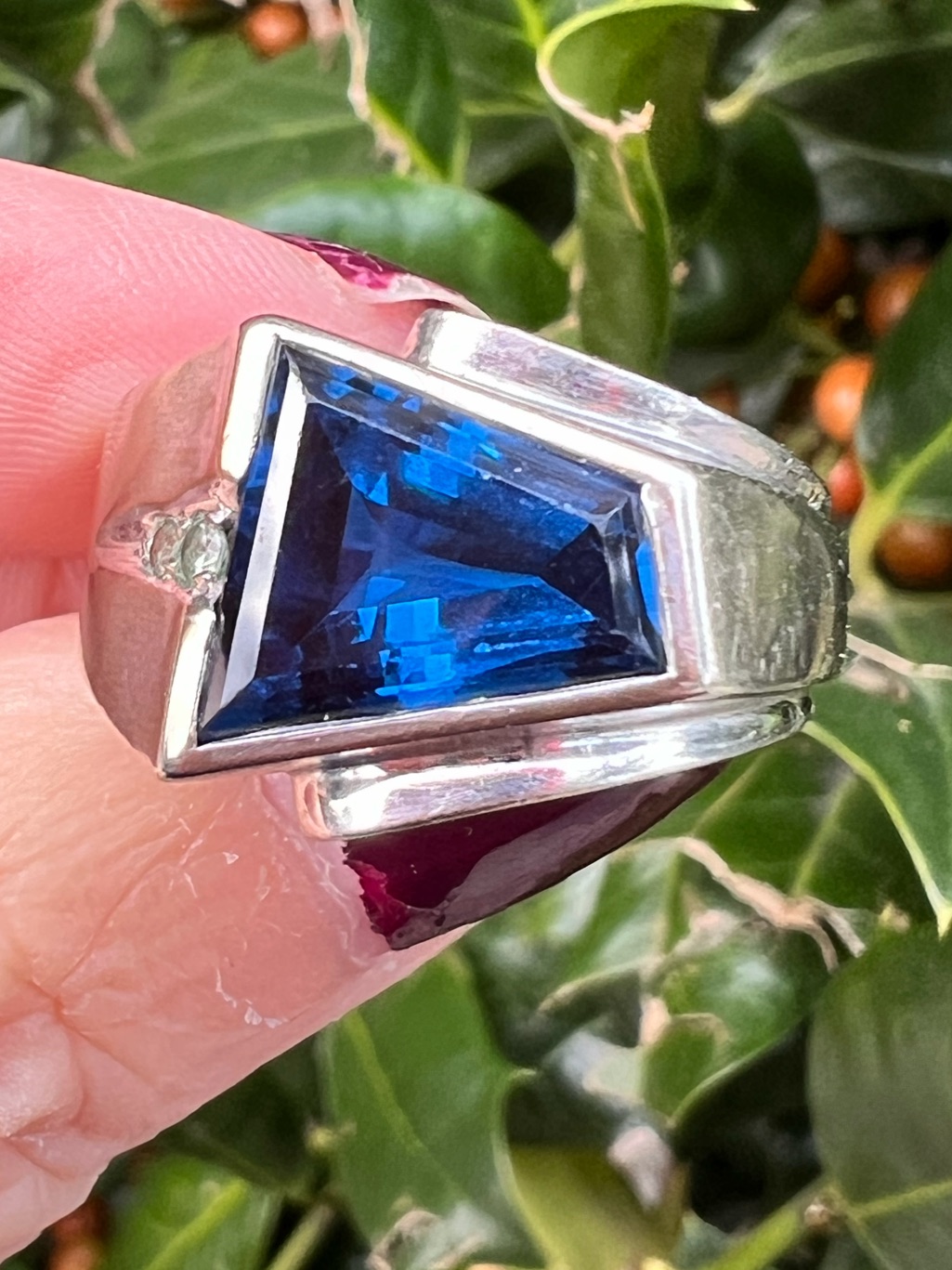 Vintage 10k Gold Plated Unique Cut Synthetic Blue Spinel Designer Ring As Is